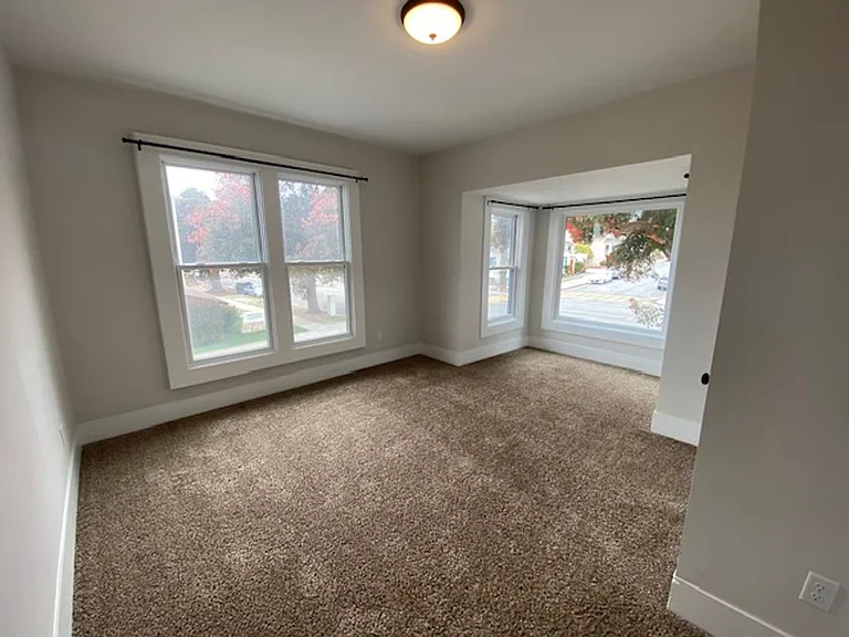 542 Pine Ave — Photo 11