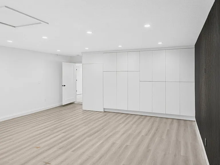 5270 Sepulveda Blvd — Photo 24