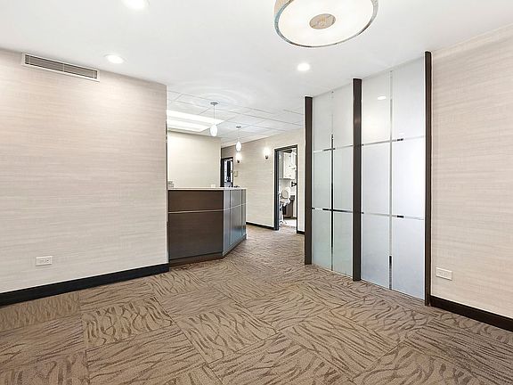 4th image of 150 E 69th St APT 2R
