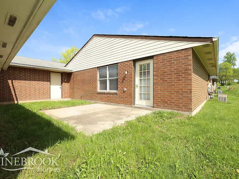 8680 Belle Chase Dr — Photo 14