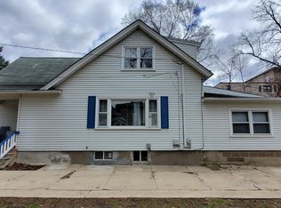 731 W Highland Ave, Elgin, IL 60123