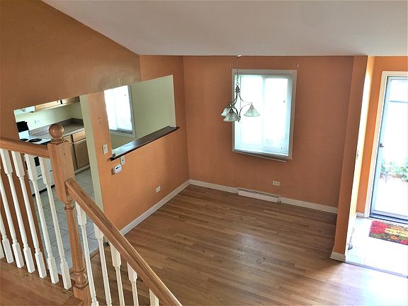 4th image of 537 E Park Ave