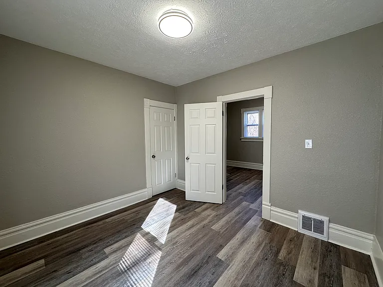 314 E Archer Ave — Photo 15