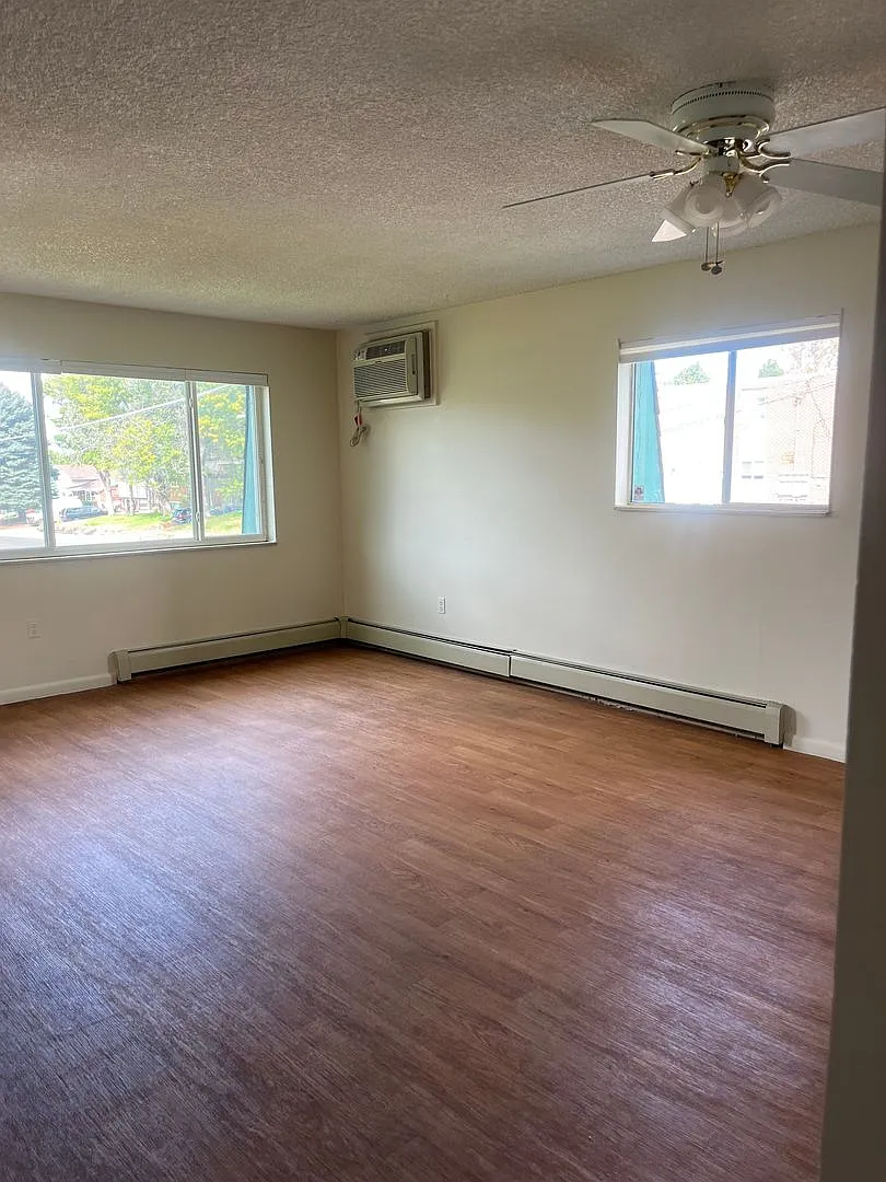 Top Unit- 1 bedroom 1 bath unit. Great Littleton Community. Newly Updated! Move in Special- Move ... — Photo 3