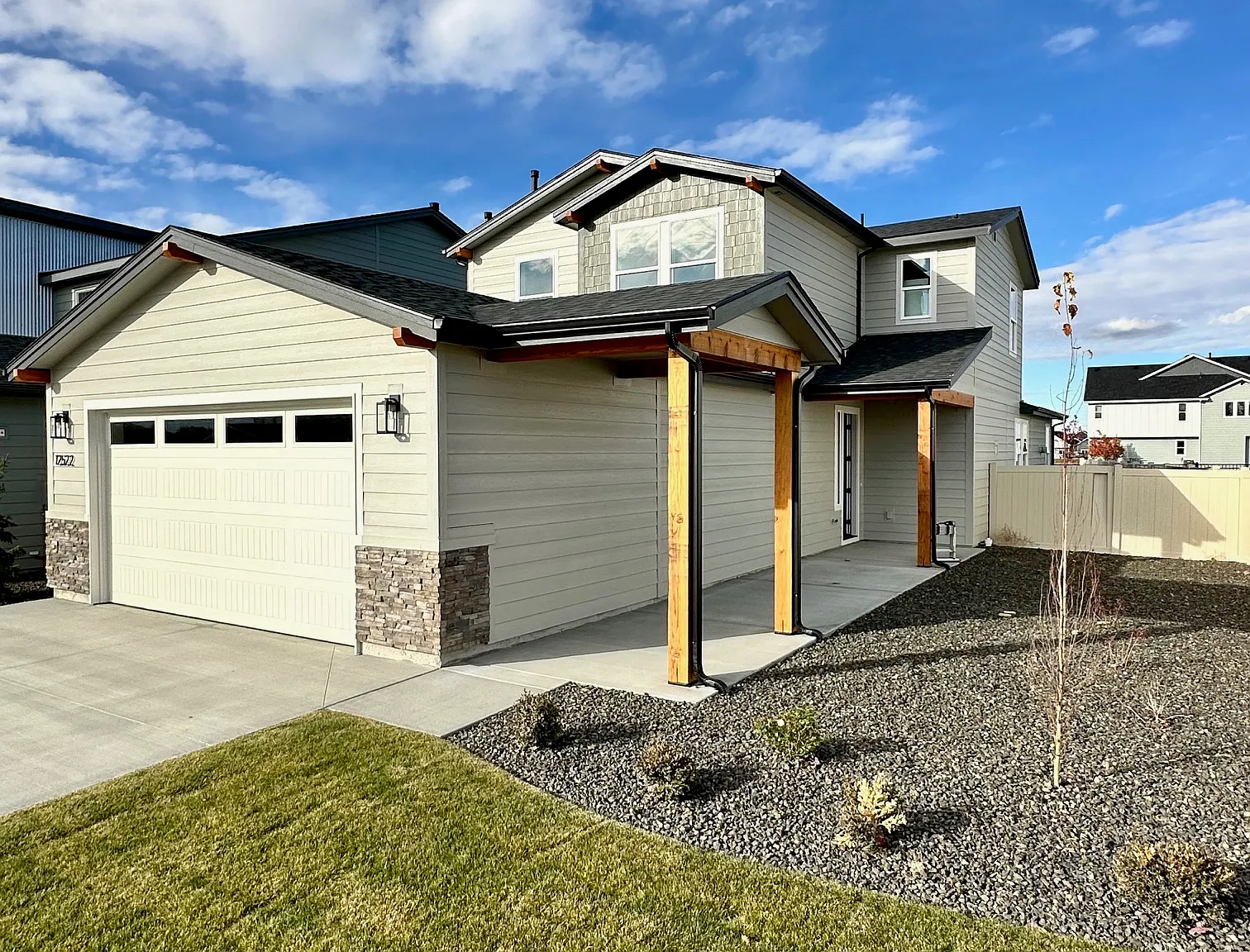 3 bed, 2.5 bath, 2180 sqft, $2,695 — Photo 1