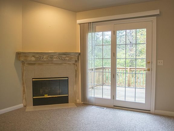 4th image of 9635 Market St