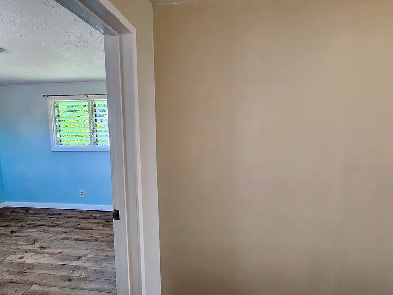 3353 Sierra Dr — Photo 2