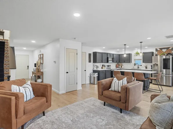 276 Hampton Trl, Springfield, OH 45502