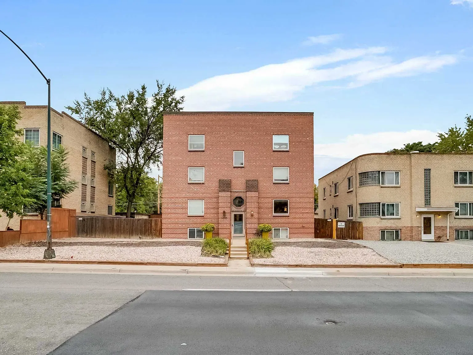 Colorado Blvd Apartments — Photo 1
