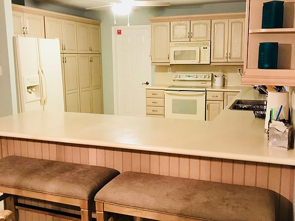 3rd image of 257 Avenue G