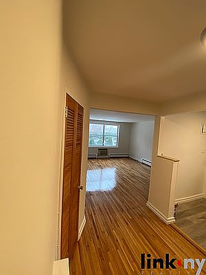 5th image of 200 Brinsmade Ave #1