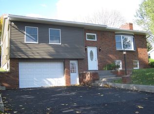 321 Edgett St, Newark, NY 14513