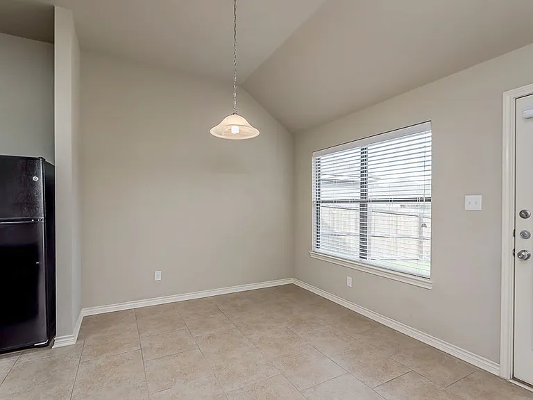 2020 Turning Leaf Dr — Photo 10