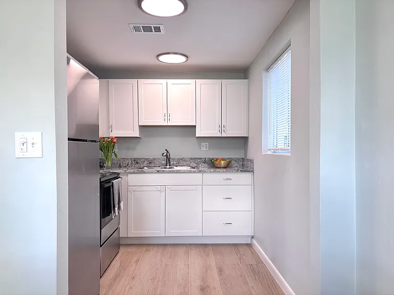 1950 Lake Osborne Dr #3 — Photo 7