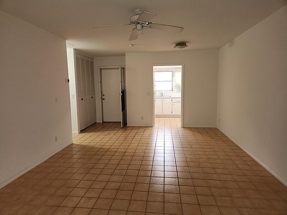 5th image of 2681 Barkley Dr W APT F