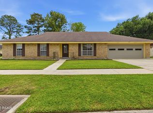 206 Persimmon Pl, Lafayette, LA 70507