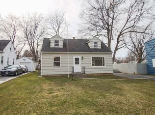 163 Shorewood Dr, Rochester, NY 14617