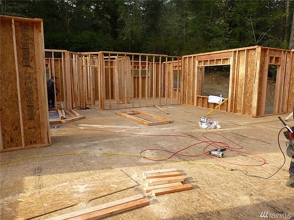 4th image of 15091 Horseshoe Ave SW