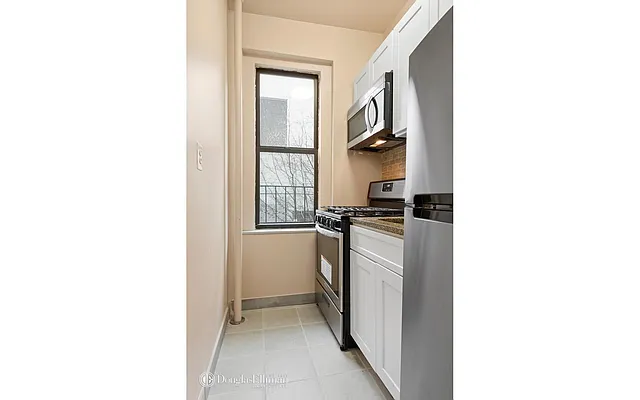 Rented by Douglas Elliman | media 9