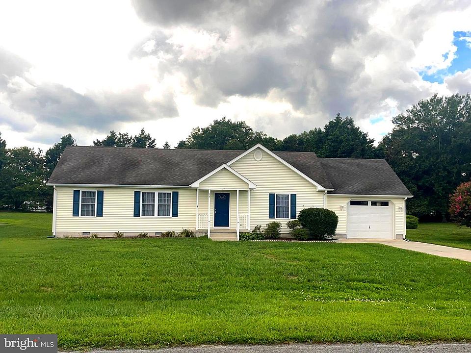 1st image of 28 Circle Dr W