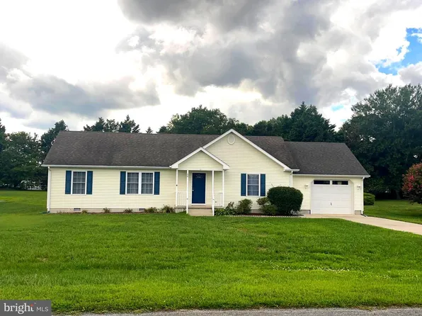 28 Circle Dr W, Milton, DE 19968