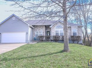 2170 Rock Creek Dr, Tonganoxie, KS 66086