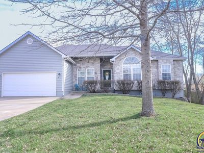 2170 Rock Creek Dr, Tonganoxie, KS, 66086