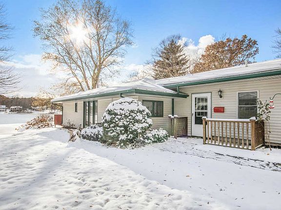 5th image of 9051 Brower Lake Dr NE