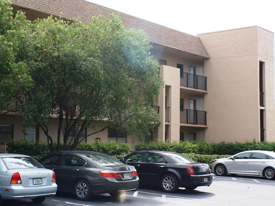 1st image of 10100 NW 30th Ct APT 311