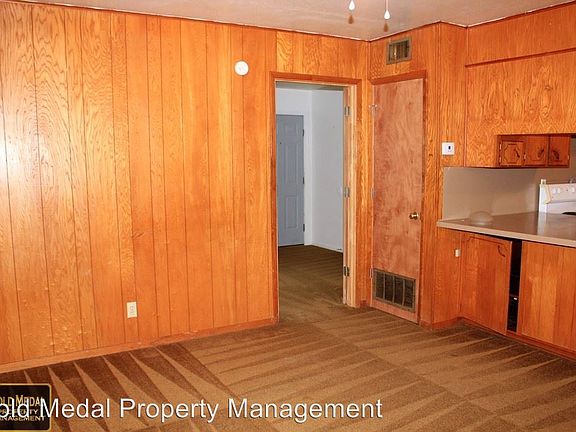 3rd image of 806B Pecan Cir