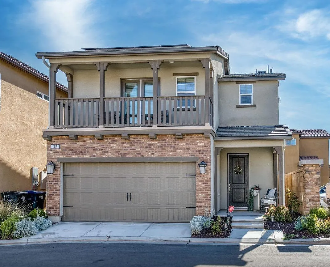 155 Aria Ave S photo 1