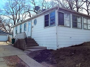 7 W Grand Ave, Fox Lake, IL 60020
