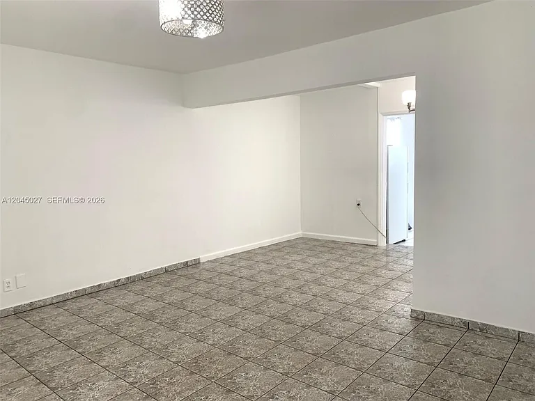 2131 Arthur St — Photo 5