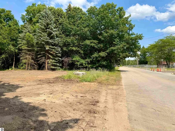 29 Buckley St #29, Elk Rapids, MI 49629