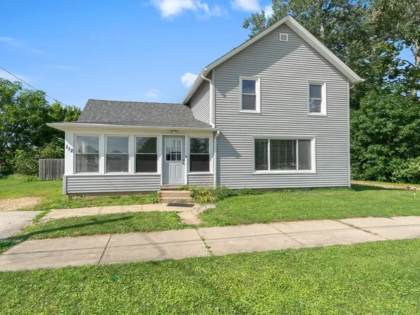 112 E Grove St, Poplar Grove, IL 61065