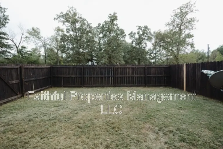 19568 Fonda St E — Photo 6