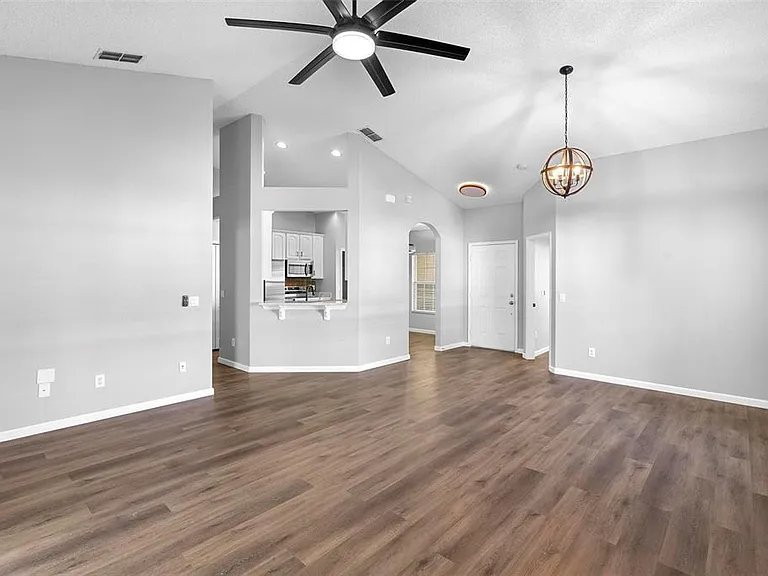 846 Grand Hughey Ct — Photo 9