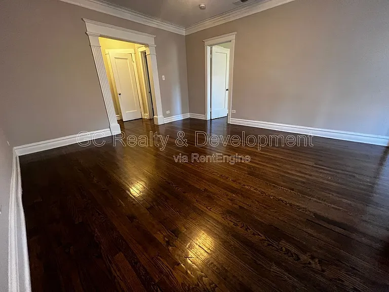 6031 S Eberhart Ave #2 — Photo 4