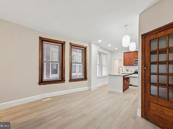 5th image of 332 James St