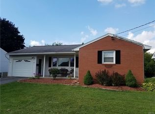 63 Young Ave, New York Mills, NY 13417