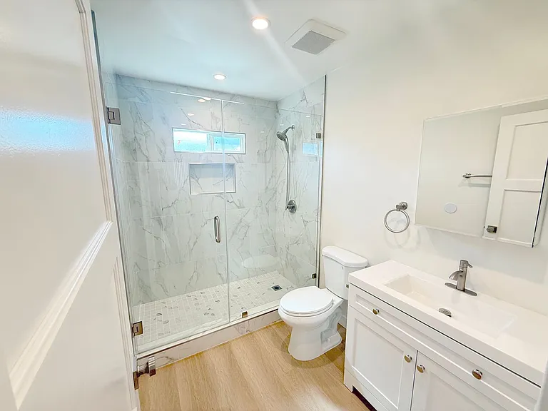 4123-4125 Ocean View Blvd — Photo 23