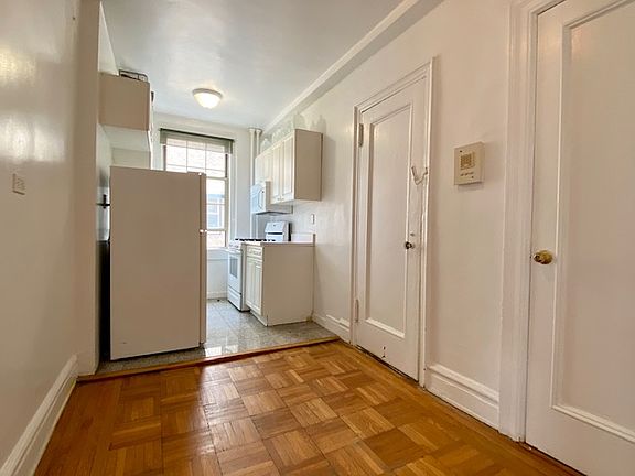 5th image of 698 W End Ave APT 14D