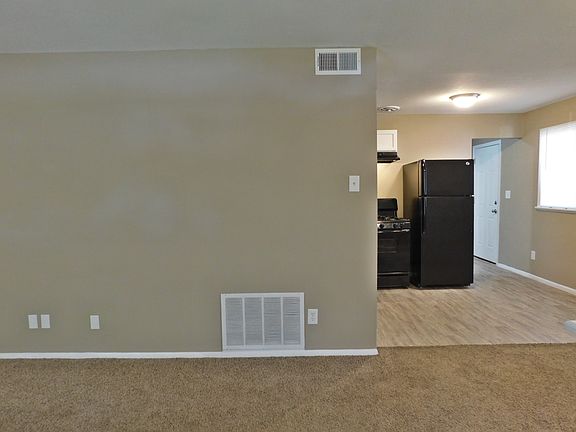 3rd image of 510 Saratoga Ln