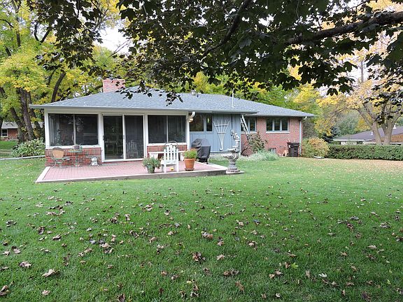 2nd image of 1020 Mulder Dr