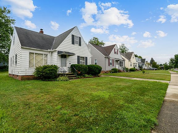 2nd image of 12812 Oakview Blvd