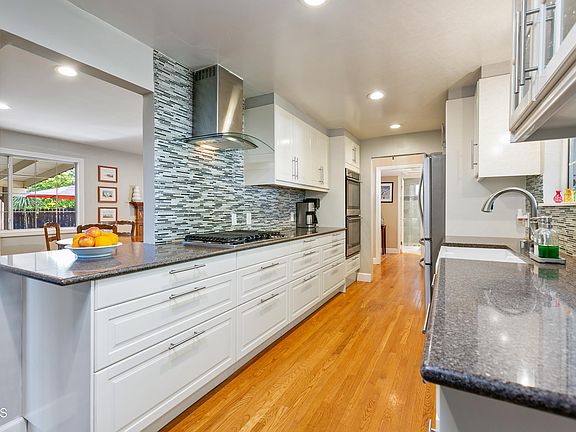 4th image of 2921 Santa Anita Ave