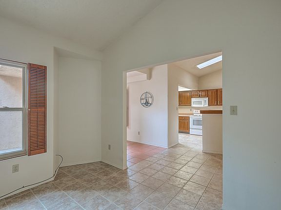 5th image of 4617 Fairfax Dr NW
