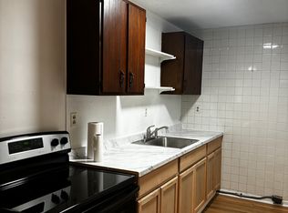 3 Simmons Ave #2R, Cohoes, NY 12047