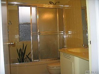 3rd image of 20 Elderberry Ln