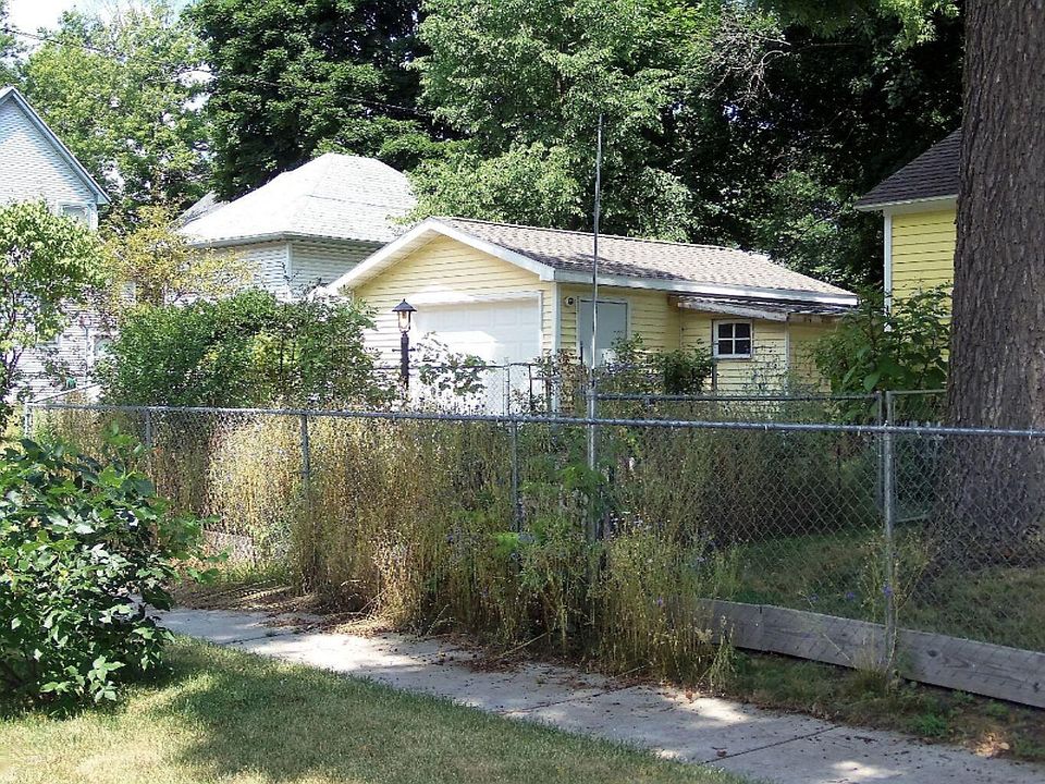 2nd image of 87 McKinley Ave N